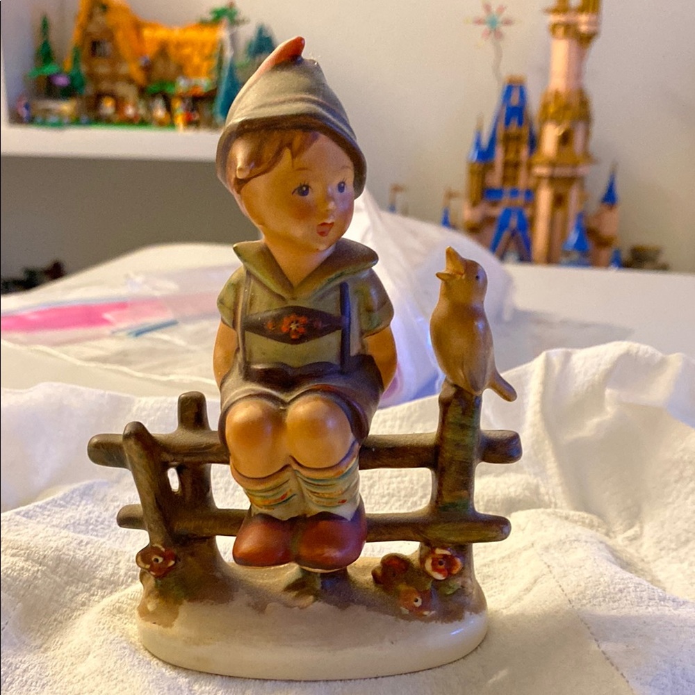 Goebel Hummel Figurine Boy Wayside Harmony